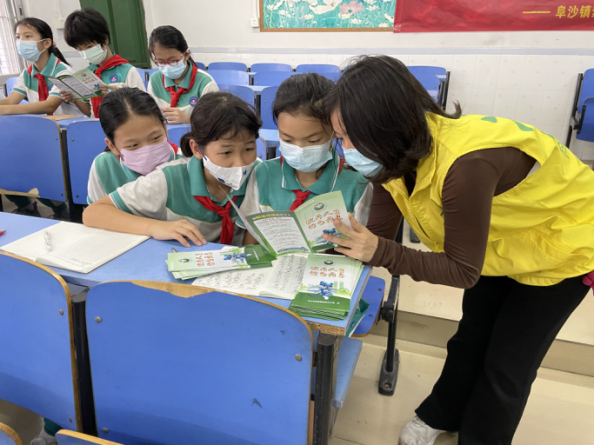 阜沙鎮(zhèn)禁毒信息〔2022〕第254期--【禁毒攻堅(jiān)】“無毒青春，健康校園”—阜沙鎮(zhèn)開展禁毒宣傳進(jìn)校園