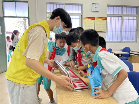 阜沙鎮(zhèn)禁毒信息〔2022〕第254期--【禁毒攻堅(jiān)】“無毒青春，健康校園”—阜沙鎮(zhèn)開展禁毒宣傳進(jìn)校園