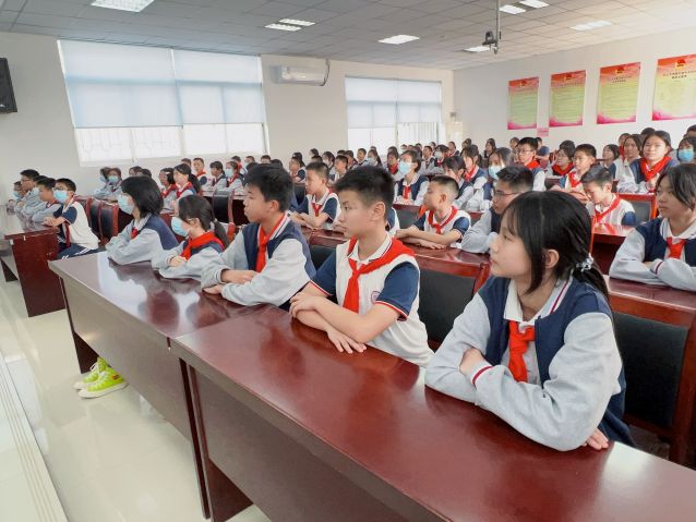 三鄉(xiāng)鎮(zhèn)開展“上好開學(xué)第一課，師生共筑‘防毒墻’”活動(dòng)圖片1.JPG
