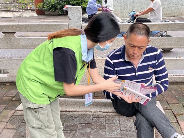 三鄉(xiāng)鎮(zhèn)開展“禁毒宣傳進(jìn)公園，人人參與共防毒”活動(dòng)圖片1.JPG