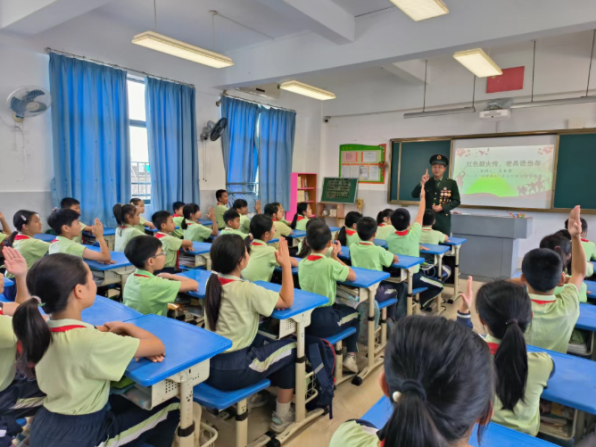 中山優(yōu)秀退役軍人為學(xué)子點亮愛國強(qiáng)軍夢